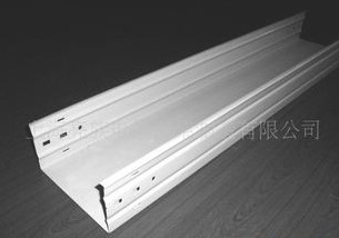 長(zhǎng)期使用熱鍍鋅線槽橋架后，需檢查它是否存在變形